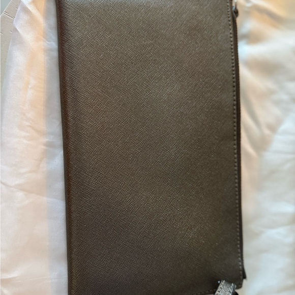 Authentic MK Over Sized Wristlet - Picture 4 of 5